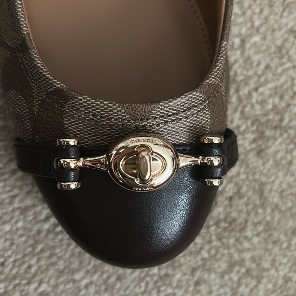 Like new Coach flats - Picture 4 of 4